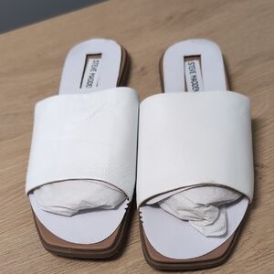 New Without Box Steve Madden Kaarmaa White Leather Sandals Size 10